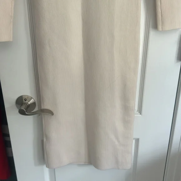 Alice and Olivia Jenner Crew Neck Dress - Picture 4 of 14